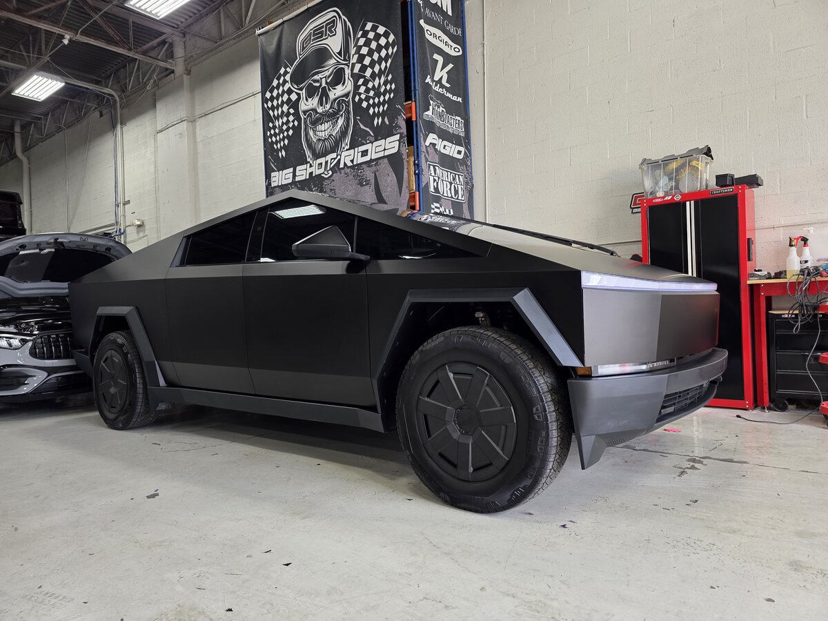 Tesla Cybertruck wrap